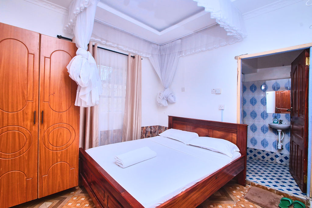 Naivasha 3 Bedroom B and B