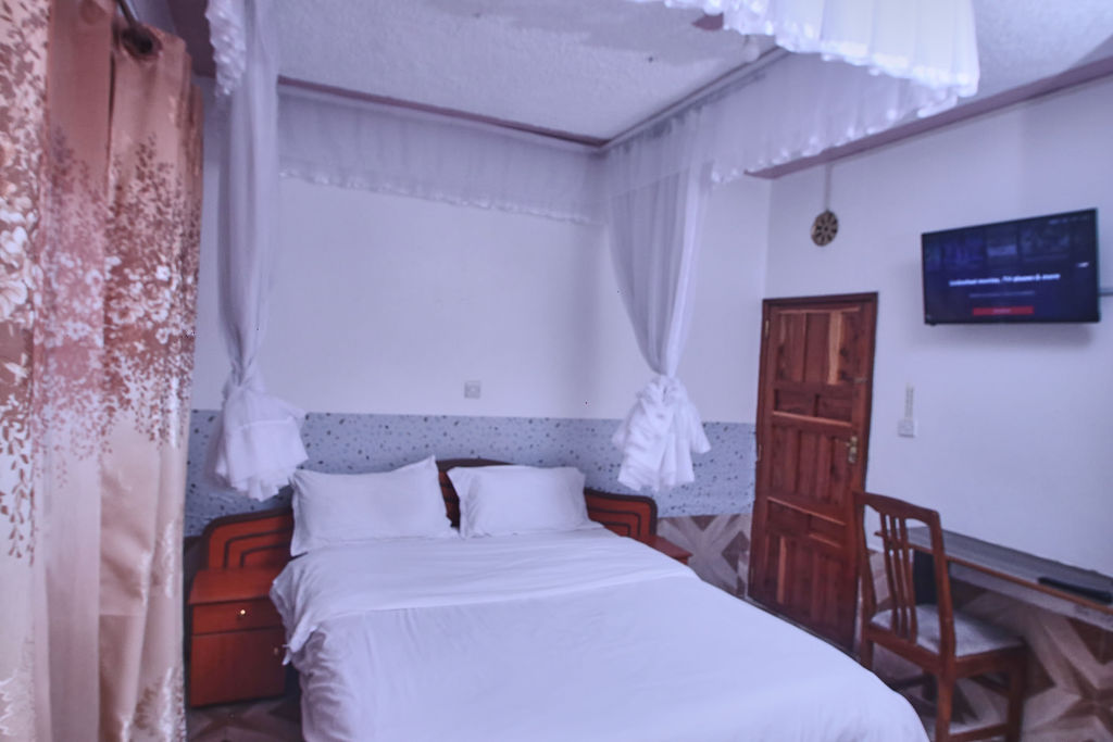 Pink House Naivasha B And B