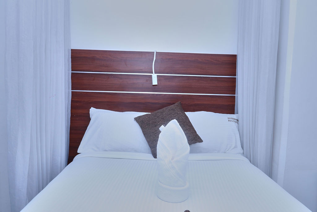 South Woods Accommodation – Premium Single Room In Naivasha