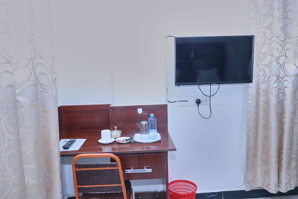 South Woods Accommodation – Premium Single Room In Naivasha